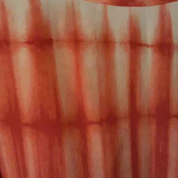 ❤Sleeveless Blouse ❤ - Picture 2 of 5